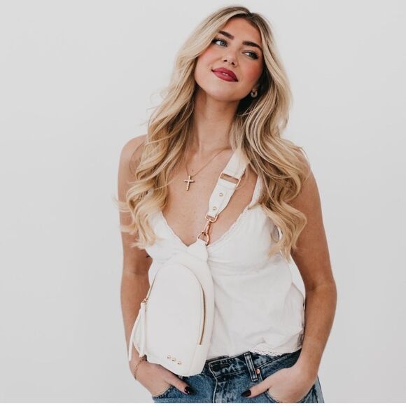 Pretty Simple Adventure Awaits Sling Bag/Cream - Picture 4 of 8